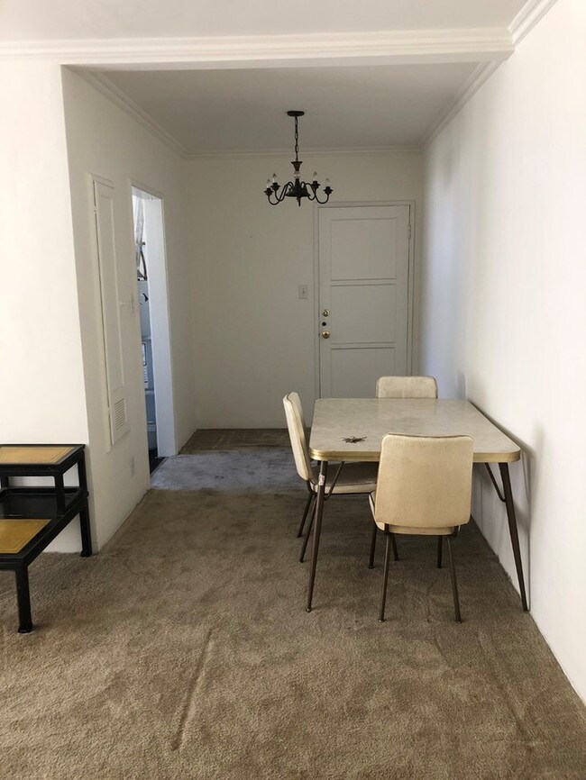 Foto del edificio - CUTE Los Feliz Studio! *ONE MONTH FREE*