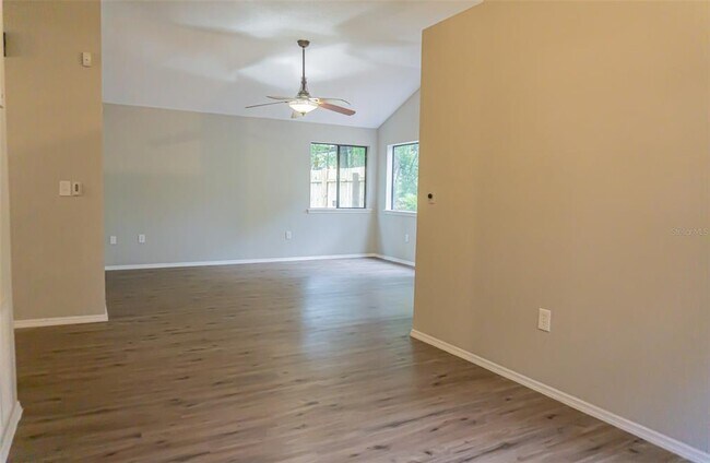 Building Photo - 26431 Sleepy Hollow St