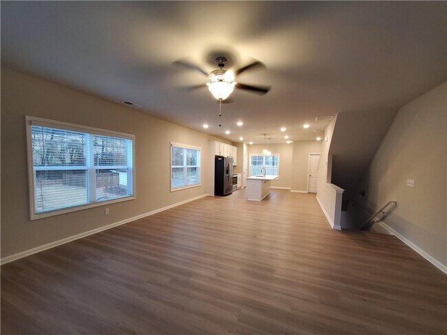 Building Photo - 843 Calvin Pk Dr