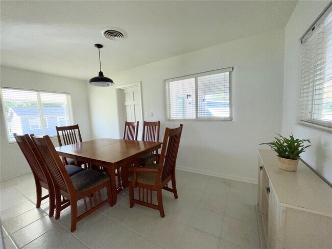 Foto del edificio - 1326 Edmundshire Ln