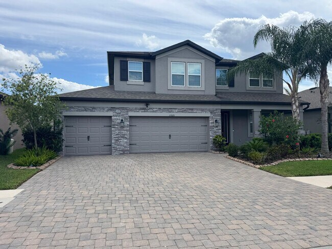 Foto del edificio - Spacious 5-Bedroom Riverview Home