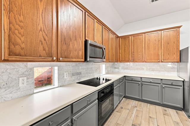 Foto del edificio - 2812 Thorncreek Ln