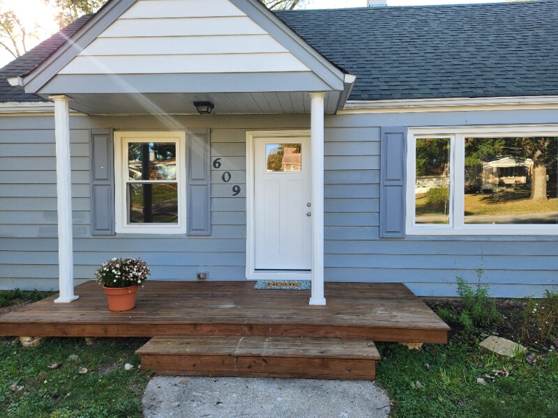 Primary Photo - 609 Maple Ave