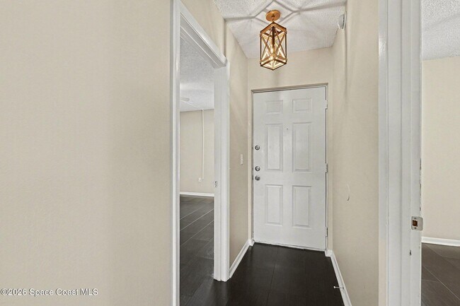 Building Photo - 1011 Clearmont St NE