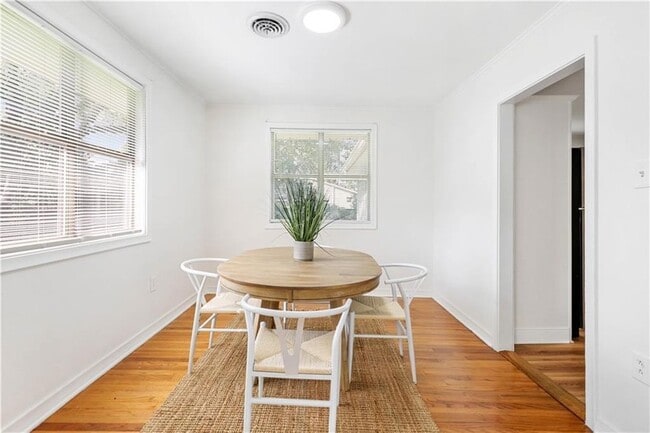 Building Photo - 513 W 13th Ave