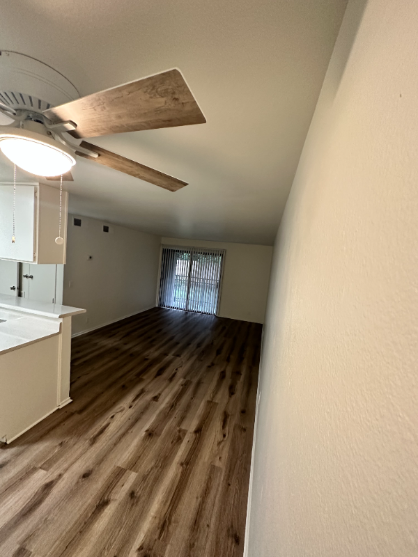 Foto principal - 7040 Haskell Ave