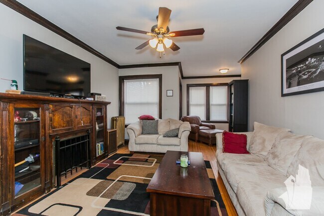 Foto del edificio - 3511 N Damen Ave