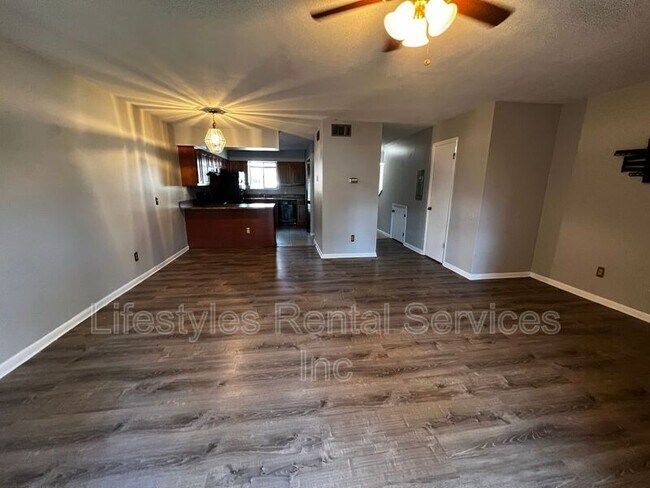 Foto del edificio - 4403 Windergate Dr