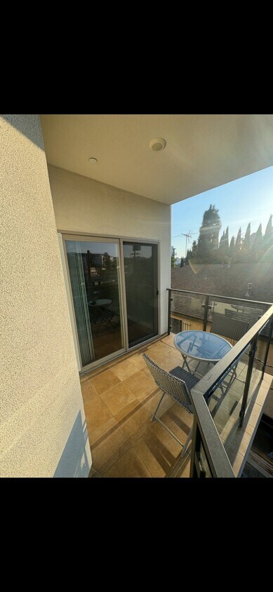 Foto del edificio - 5537 La Mirada Ave