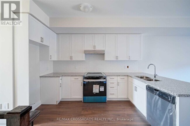 Building Photo - 37 Creekbank Rd