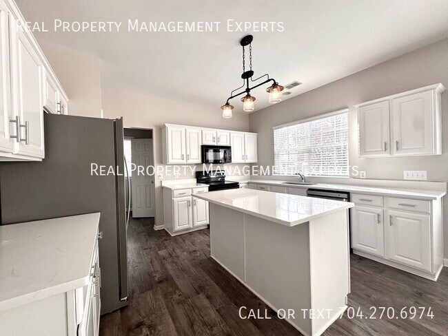 Foto del edificio - 18124 Harbor Mist Rd
