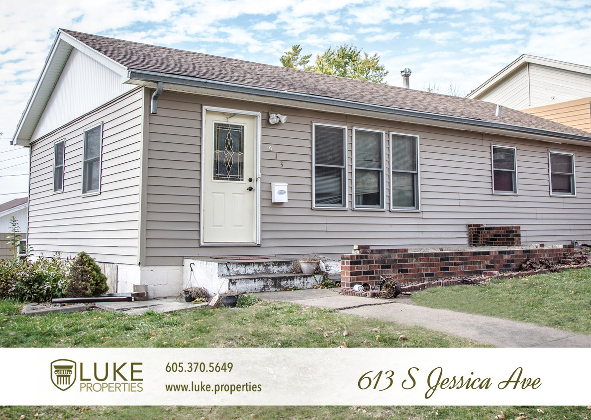 Primary Photo - 4 bedroom rental home in Sioux Falls!