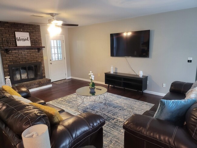 Foto del edificio - 106 Sunnybrook Ct