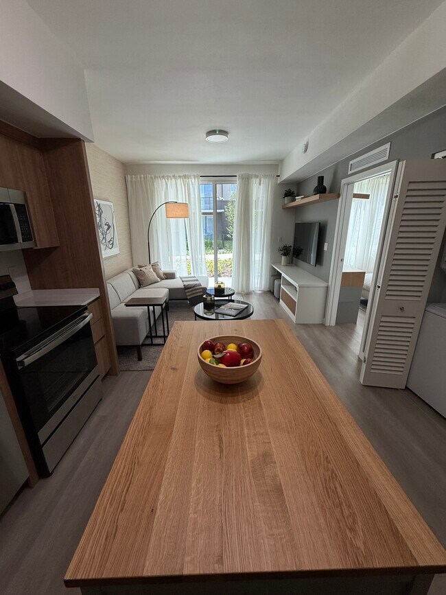 Foto del edificio - 320 NW 157th St