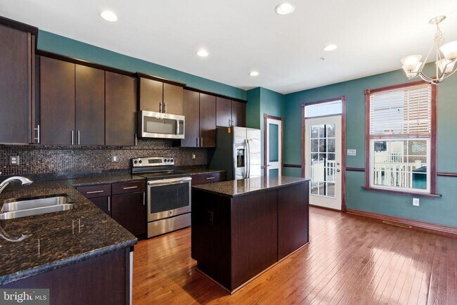 Building Photo - 4500 Fait Ave