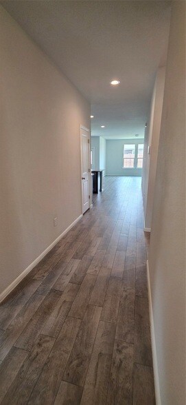 Foto del edificio - 9021 Eagles Landing Dr