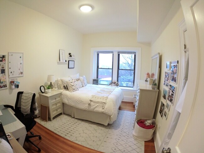 Foto del edificio - 1475 Beacon St