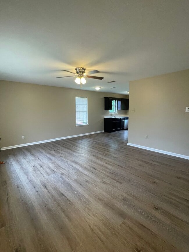Building Photo - Home for Rent!