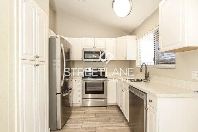 Building Photo - Charming 3 Bedroom in Peoria!