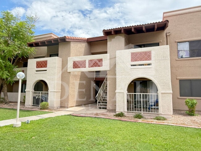 Building Photo - 5757 W Eugie Ave