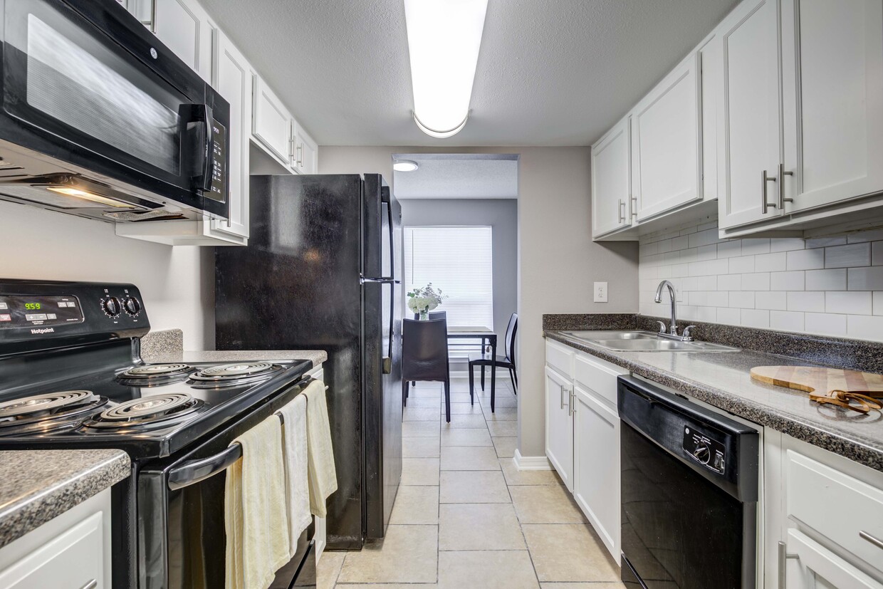 Foto principal - Westchase Apartments