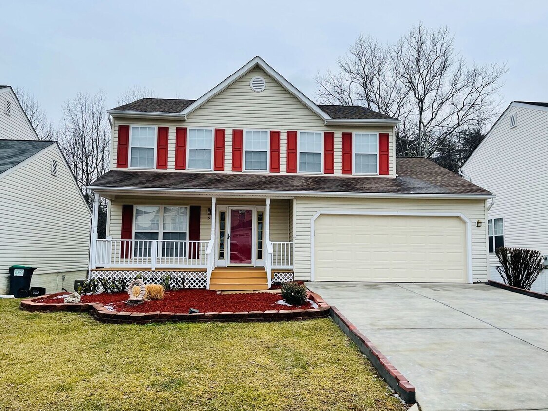 Foto principal - STAFFORD HOME - LARGE 5 BEDROOMS!