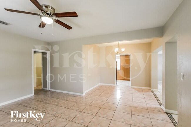 Foto del edificio - 1366 NE 183rd St