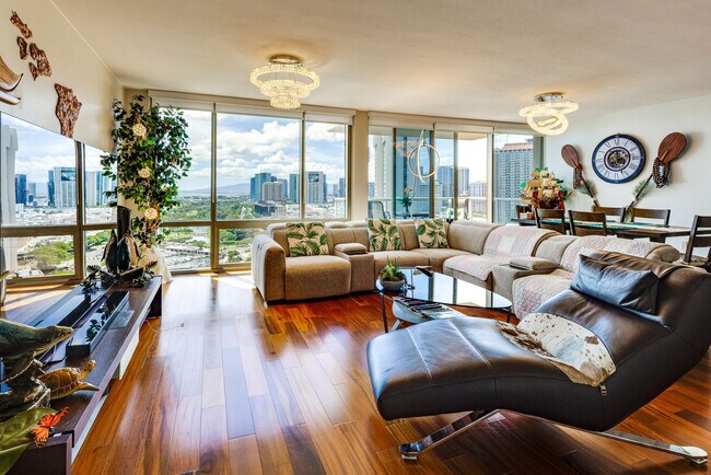 Building Photo - 1551 Ala Wai Blvd