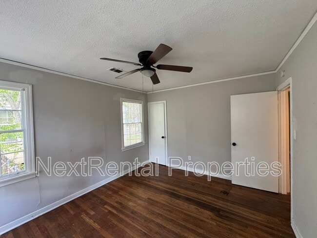 Building Photo - 535 Robinhood Rd