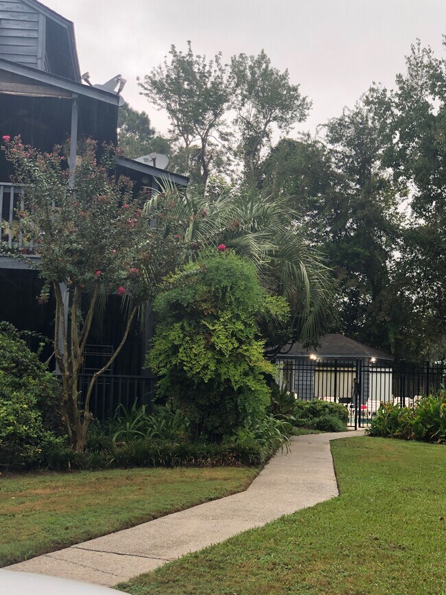 Foto del edificio - 1530 Fort Johnson Rd