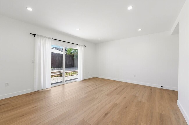 Foto del edificio - 2817 Sycamore Ave