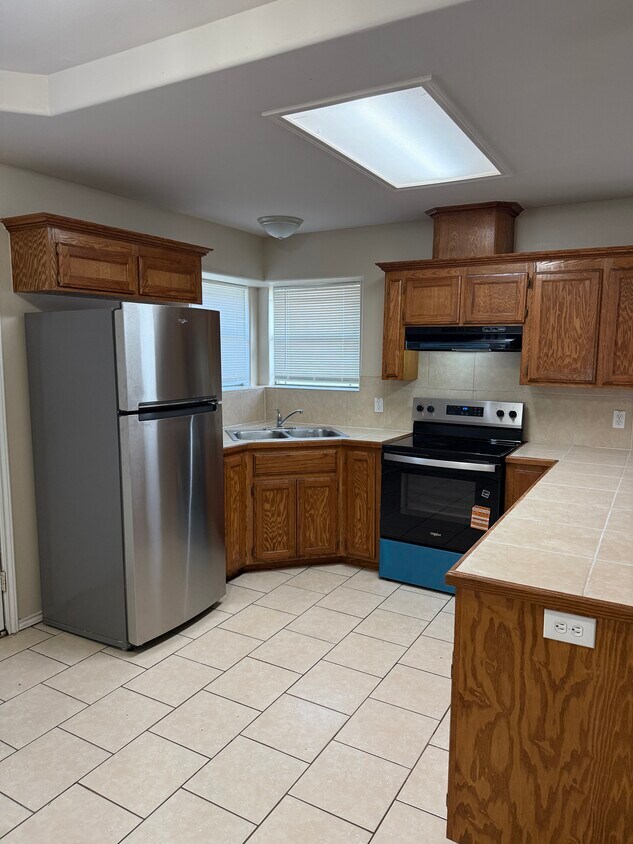 Unit A: Kitchen - 302 W Amy Dr