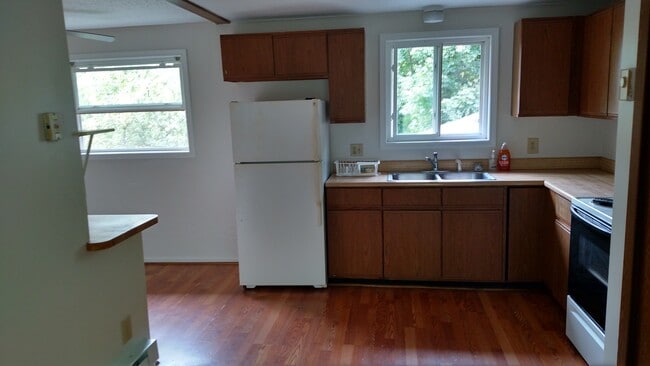 Foto del edificio - 8033-8033 Huron St
