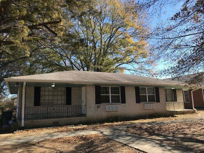 Primary Photo - WOW! Come See this Amazing Unit Today!
