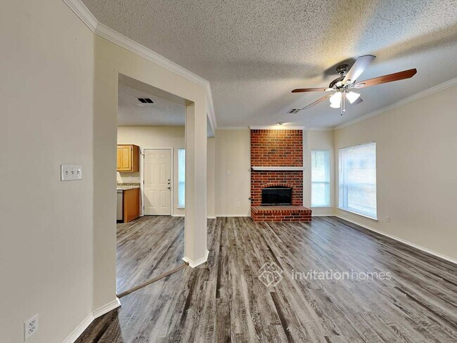 Building Photo - 2703 Magnolia Ln