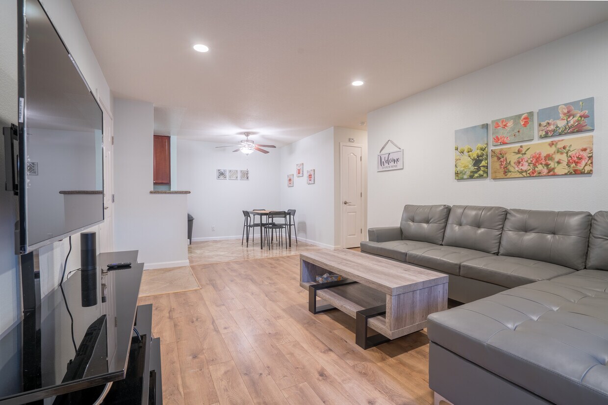 Foto principal - 926 Catkin Ct