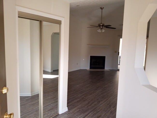 Building Photo - 476 Fairchase Ct