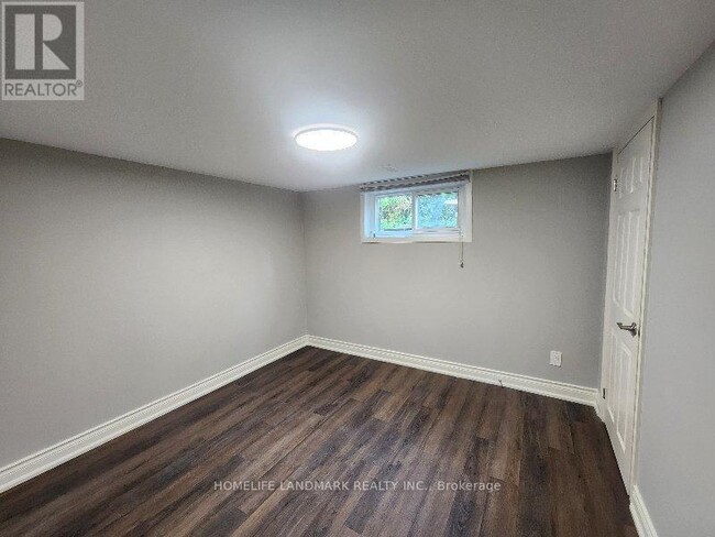 Building Photo - 2042 Constance Dr