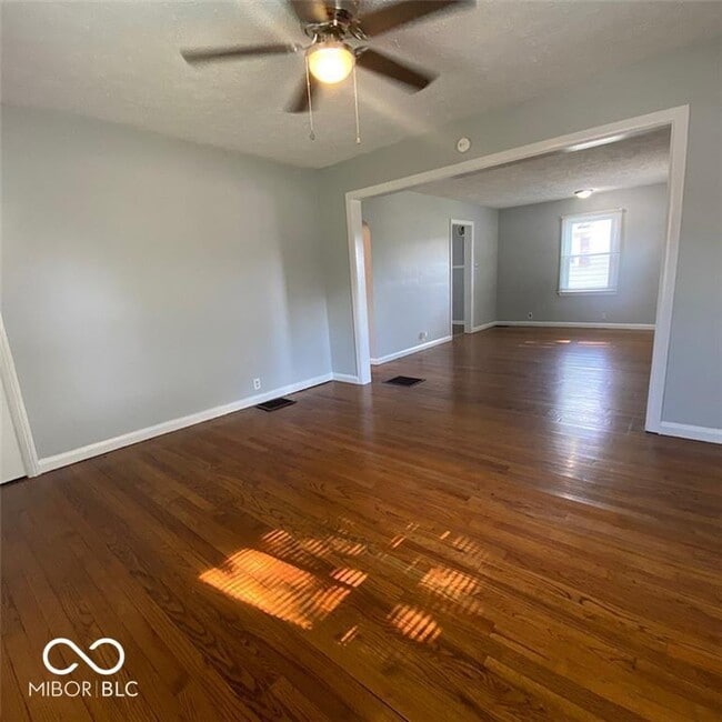 Building Photo - 1039 N Lynhurst Dr