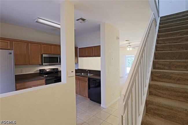 Building Photo - 8205 Pacific Beach Dr