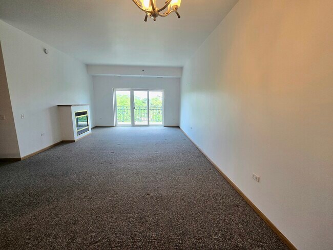 Building Photo - 100 W Roosevelt Ave