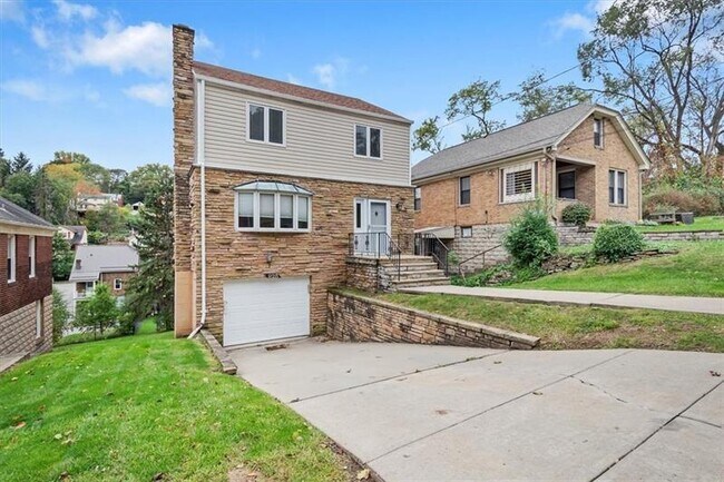 Foto del edificio - 828 Rockwood Ave