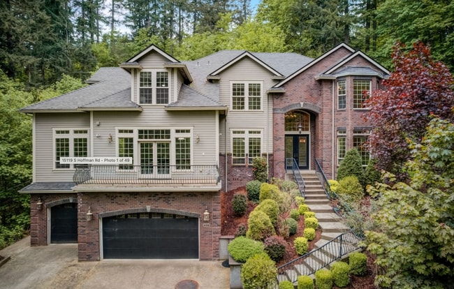 Building Photo - 4 bed/4bath, 5000sqft, adult home? Sober living? Barton Park!