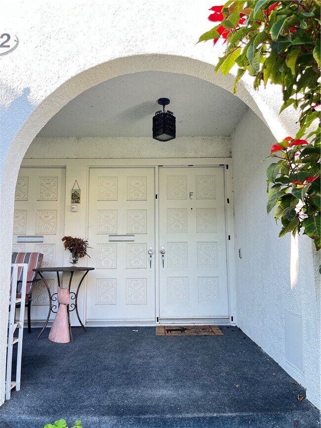 Foto del edificio - 2302 Via Puerta