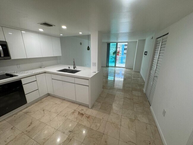 Foto del edificio - 2101 Brickell Ave
