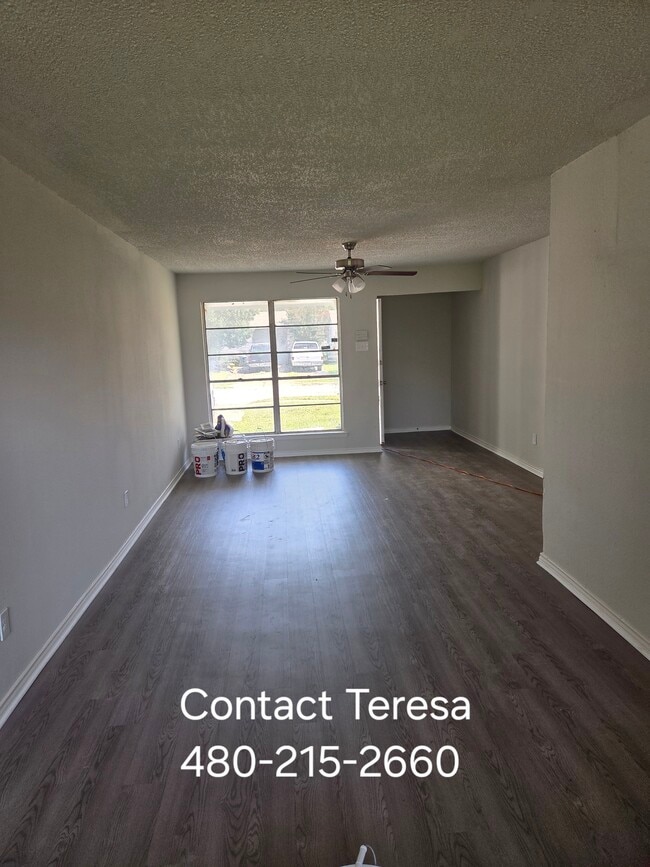 Building Photo - 4325 Chestnut Dr