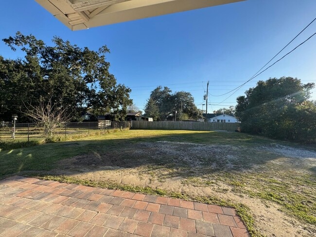 Building Photo - 1114 10th St