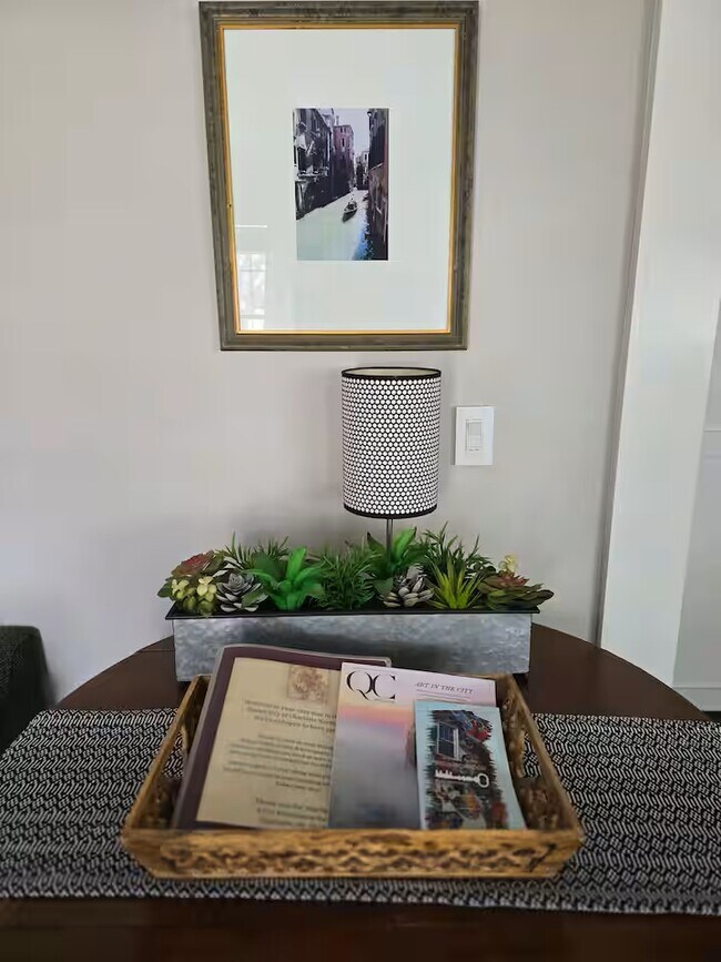 Foto del edificio - 4231 Firethorne Rd