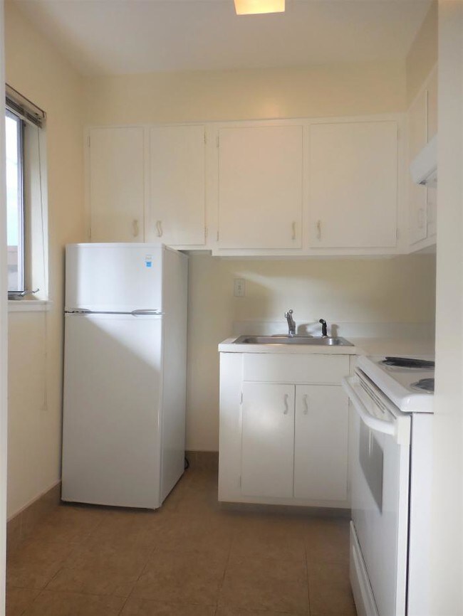 Building Photo - bedroom in Belmont CA 94002