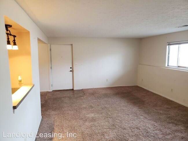 Building Photo - 4750 Oak Point Rd
